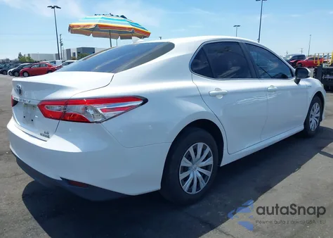 2020 Toyota Camry Le Hybrid z USA, uszkodzony, nr VIN 4T1C31AK0LU539947